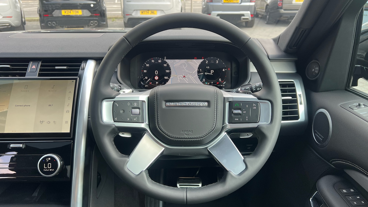 Used Land Rover Discovery 2025 for sale - 76882318: Photo 15