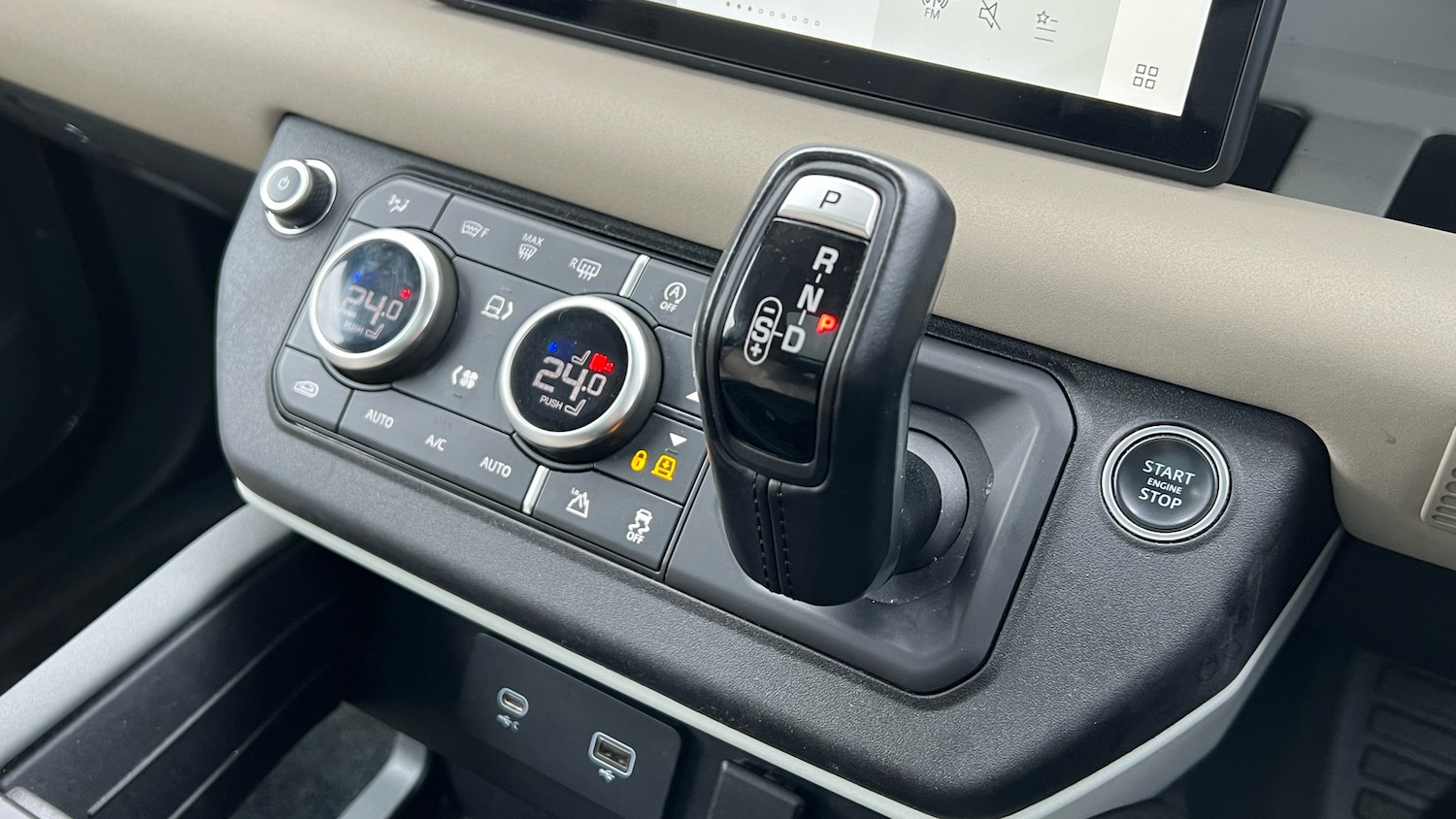 Used Land Rover Defender 2021 for sale - 77171077: Photo 13