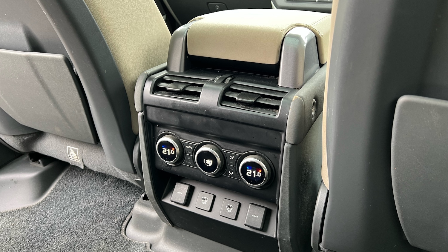 Used Land Rover Defender 2021 for sale - 77171077: Photo 18