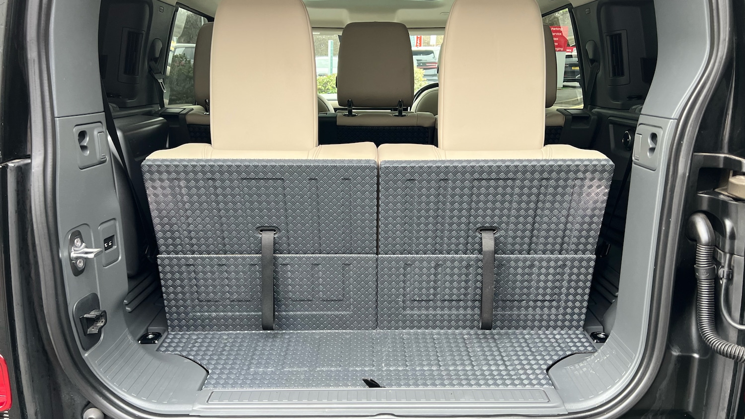 Used Land Rover Defender 2021 for sale - 77171077: Photo 31