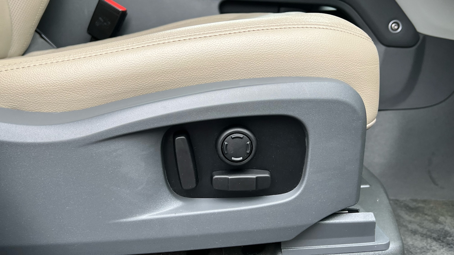 Used Land Rover Defender 2021 for sale - 77171077: Photo 37