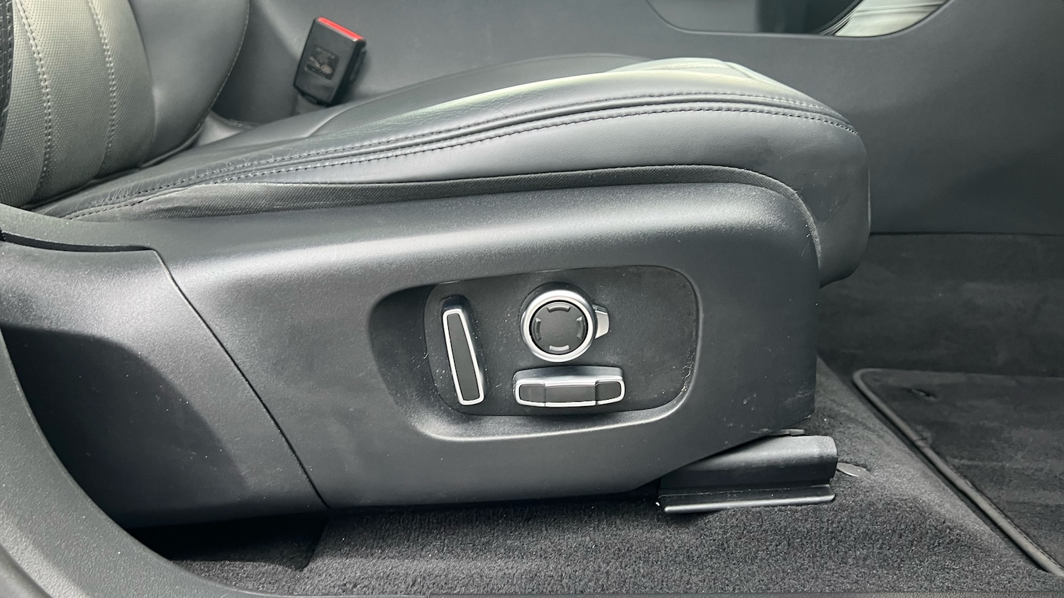 Used Land Rover Range Rover Evoque 2023 for sale - 77228104: Photo 37