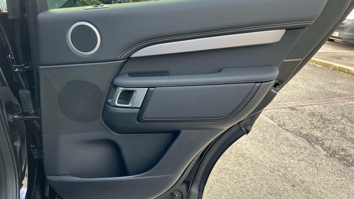 Used Land Rover Discovery 2026 for sale - 78067380: Photo 32