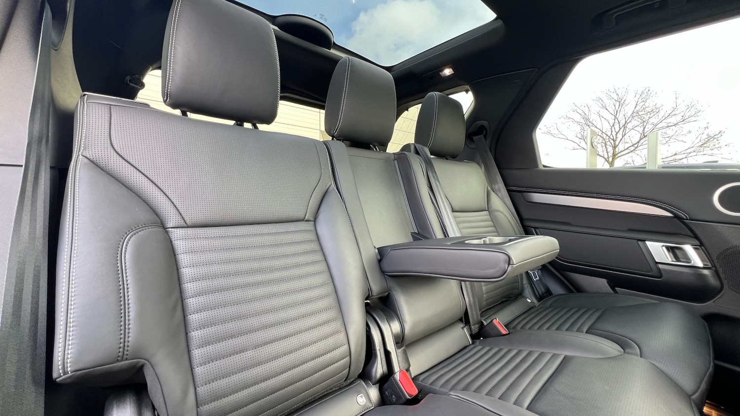 Used Land Rover Discovery 2026 for sale - 78067380: Photo 34