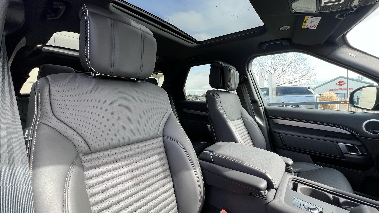 Used Land Rover Discovery 2026 for sale - 78067380: Photo 38