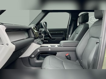 Used Land Rover Defender 2026 for sale - 79535798: Photo