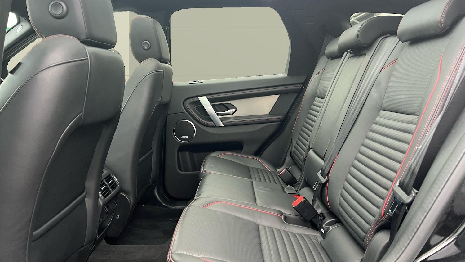 Used Land Rover Discovery Sport 2022 for sale - 77665518: Photo 4