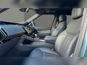 Used Land Rover Range Rover Sport 2024 for sale - 76637580: Photo
