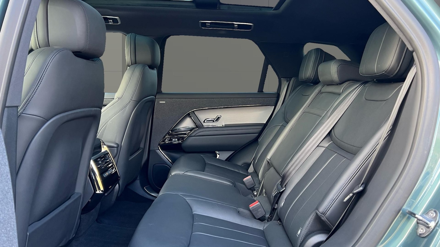 Used Land Rover Range Rover Sport 2024 for sale - 76637580: Photo 4