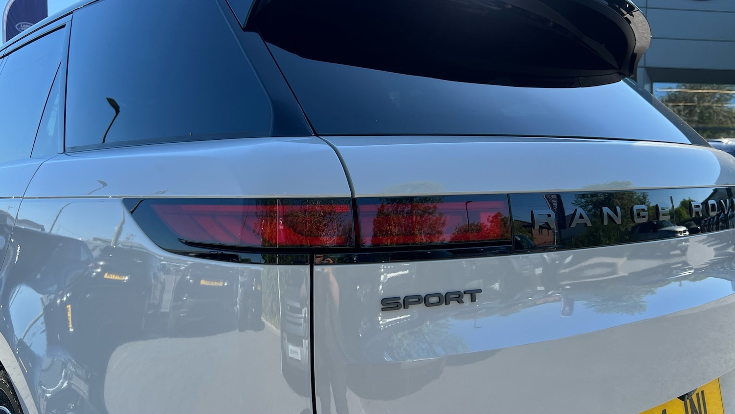2024 Land Rover Range Rover Sport 3.0 D300 Autobiography 5dr Auto Diesel Estate - Picture 19 of 24