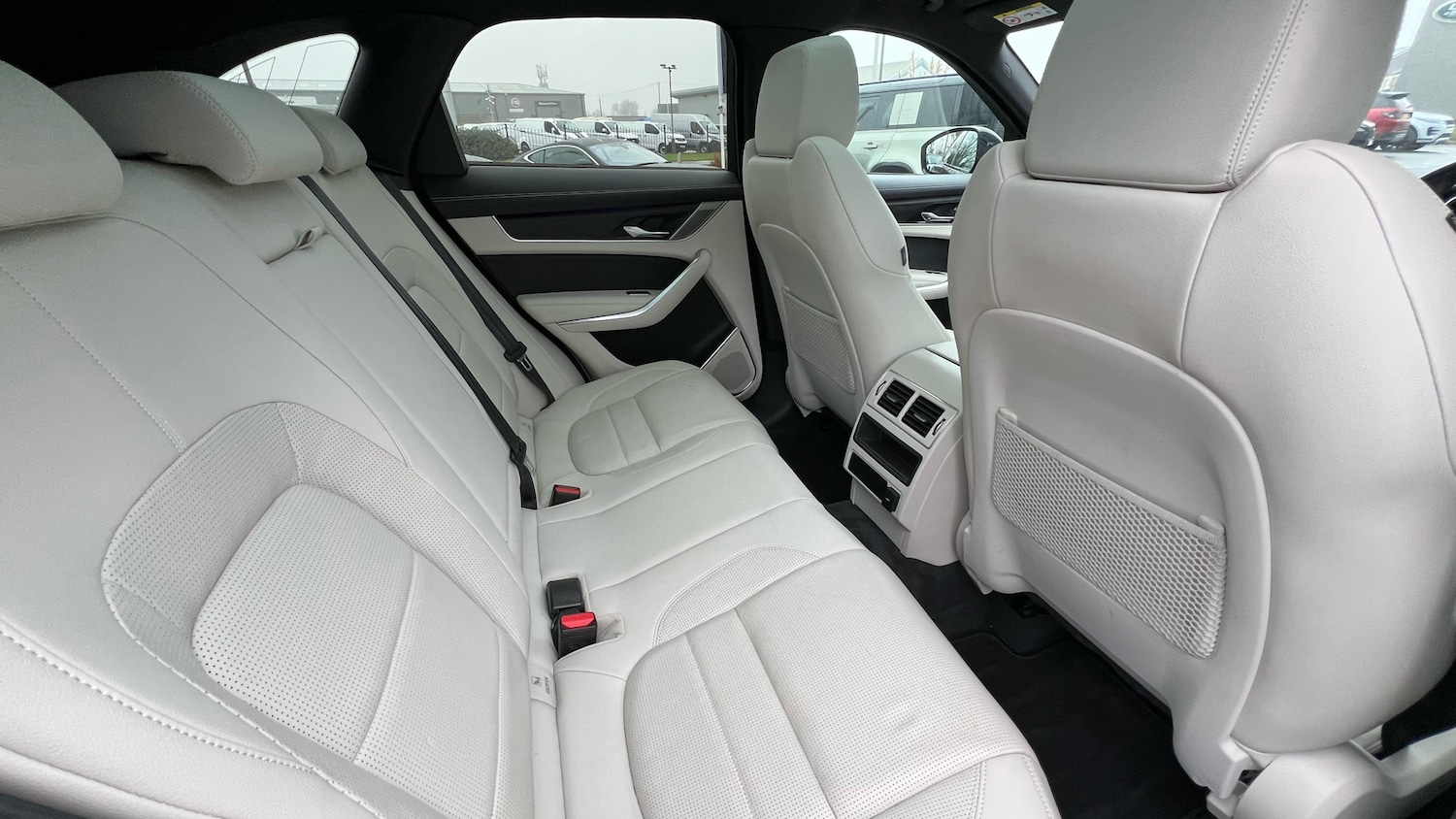Used Jaguar F-Pace 2023 for sale - 77452992: Photo 32