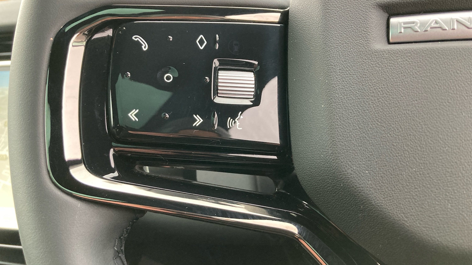 Used Land Rover Range Rover Evoque 2025 for sale - 77277213: Photo 43