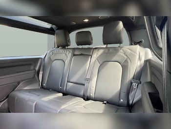 Used Land Rover Defender 2025 for sale - 78555152: Photo