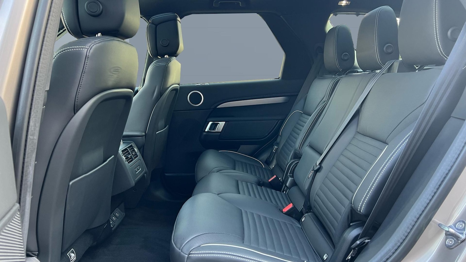 Used Land Rover Discovery 2023 for sale - 77691465: Photo 4