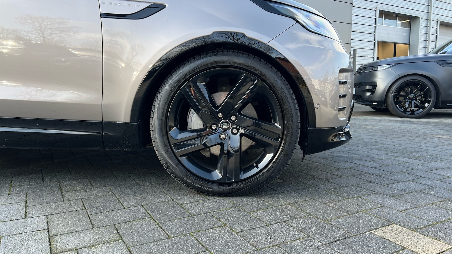 Used Land Rover Discovery 2023 for sale - 77691465: Photo 8