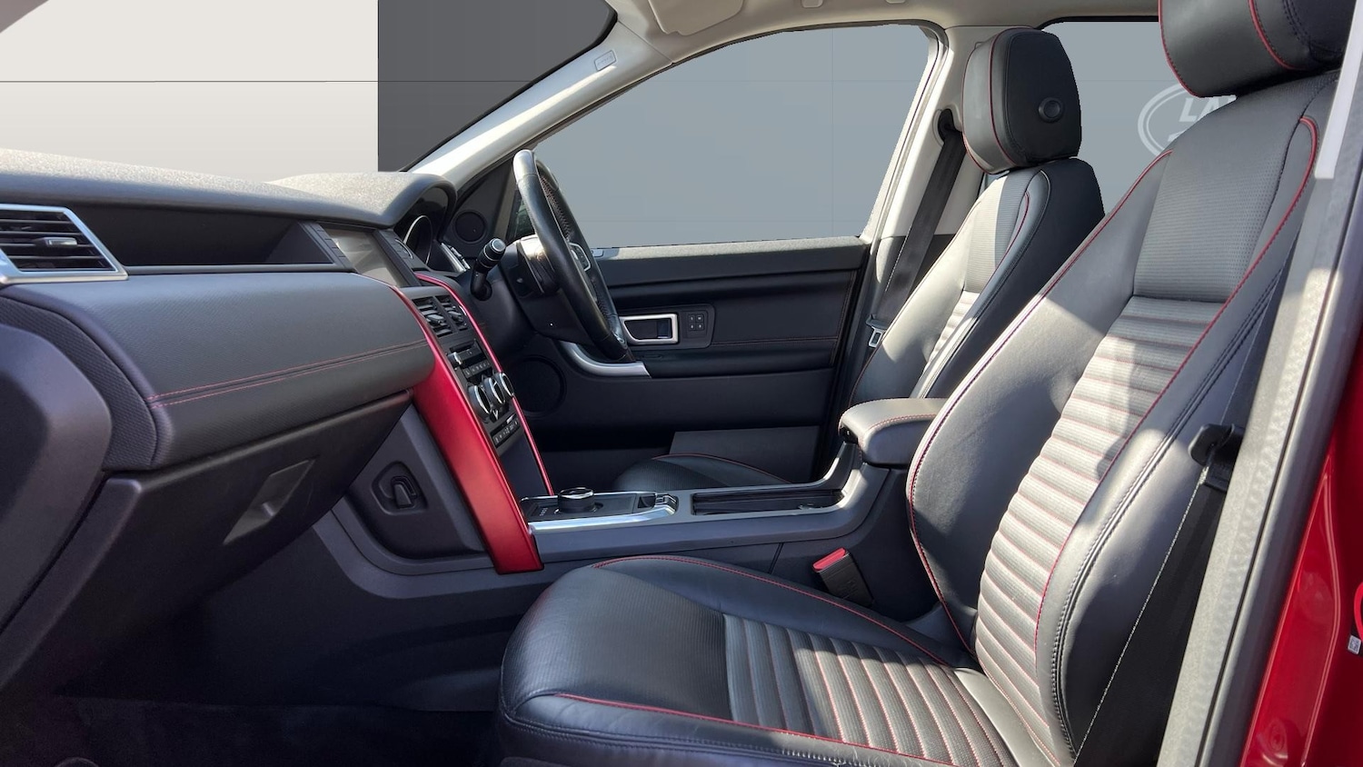 Used Land Rover Discovery Sport 2018 for sale - 78094926: Photo 3