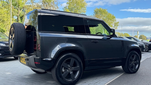 Used Land Rover Defender 2024 for sale - 76193003: Photo 27