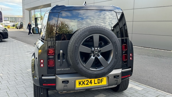 Used Land Rover Defender 2024 for sale - 76193003: Photo 28