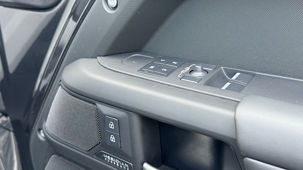 Used Land Rover Defender 2024 for sale - 76193003: Photo 32