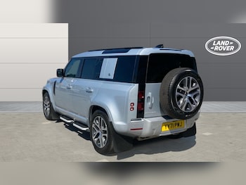 Used Land Rover Defender 2022 for sale - 76143028: Photo 2