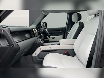 Used Land Rover Defender 2025 for sale - 77431575: Photo