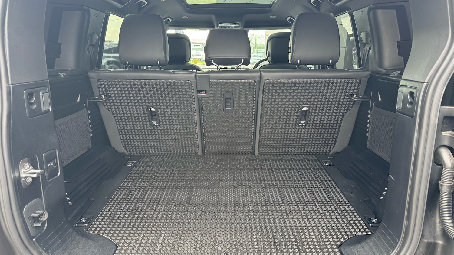 Used Land Rover Defender 2025 for sale - 76143025: Photo 10