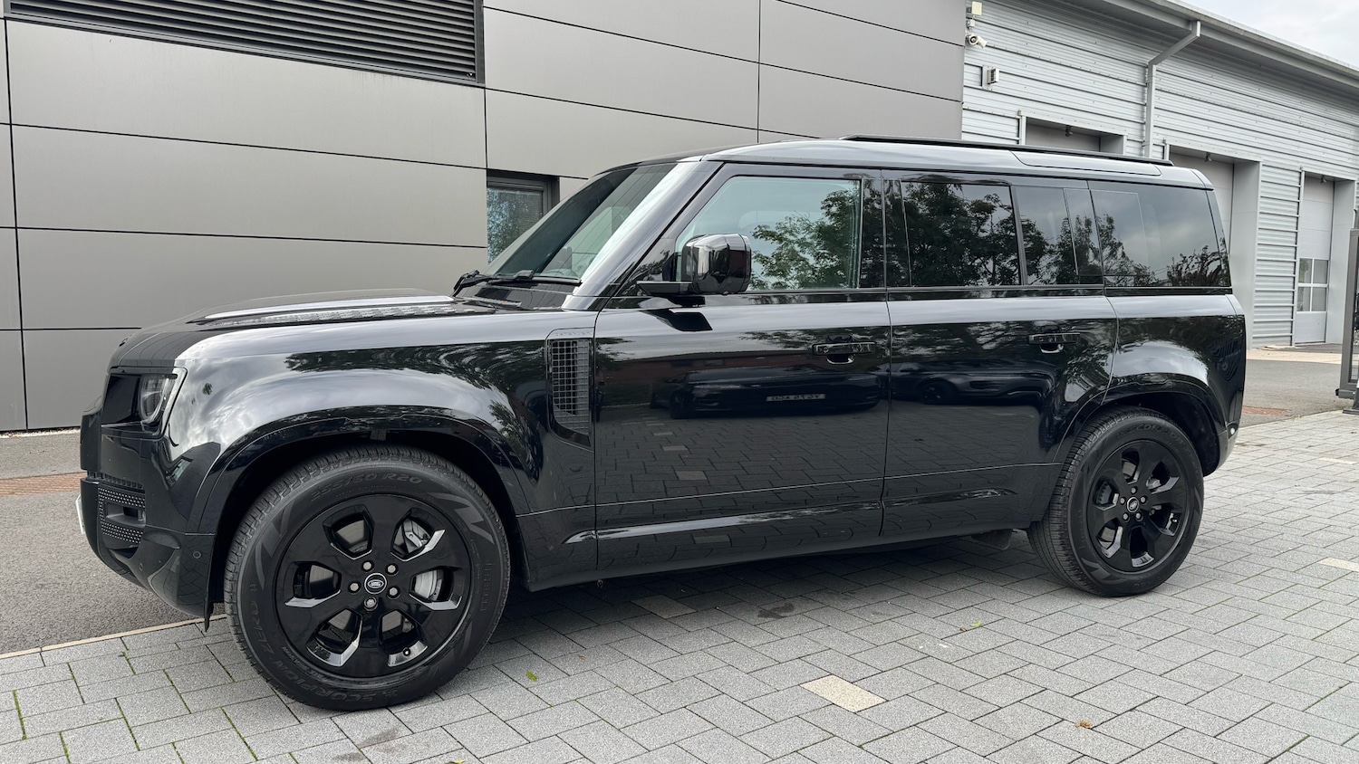 Used Land Rover Defender 2025 for sale - 76143025: Photo 23
