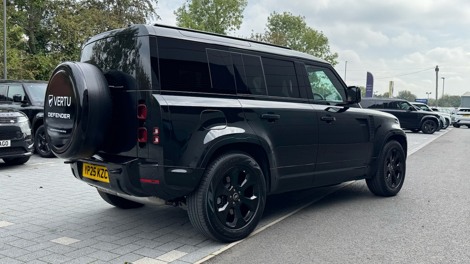 Used Land Rover Defender 2025 for sale - 76143025: Photo 27