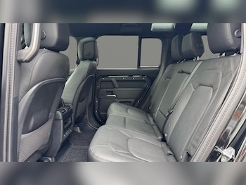 Used Land Rover Defender 2025 for sale - 76143025: Photo 4