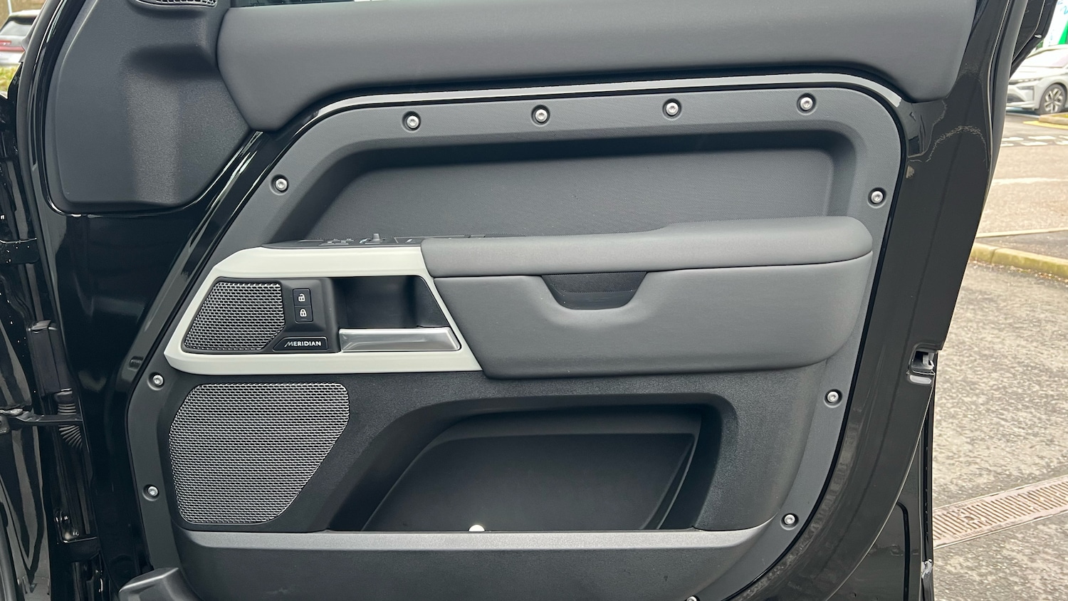 Used Land Rover Defender 2024 for sale - 77581938: Photo 34