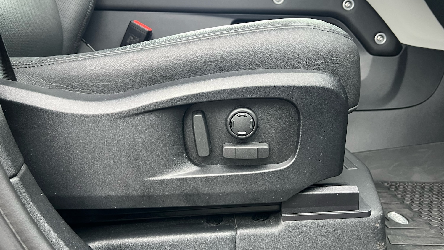 Used Land Rover Defender 2024 for sale - 77581938: Photo 36