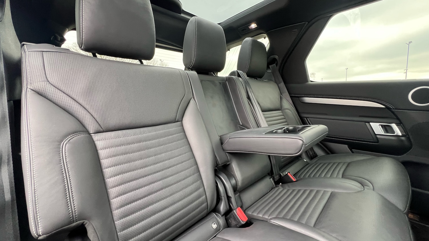 Used Land Rover Discovery 2024 for sale - 77796800: Photo 34