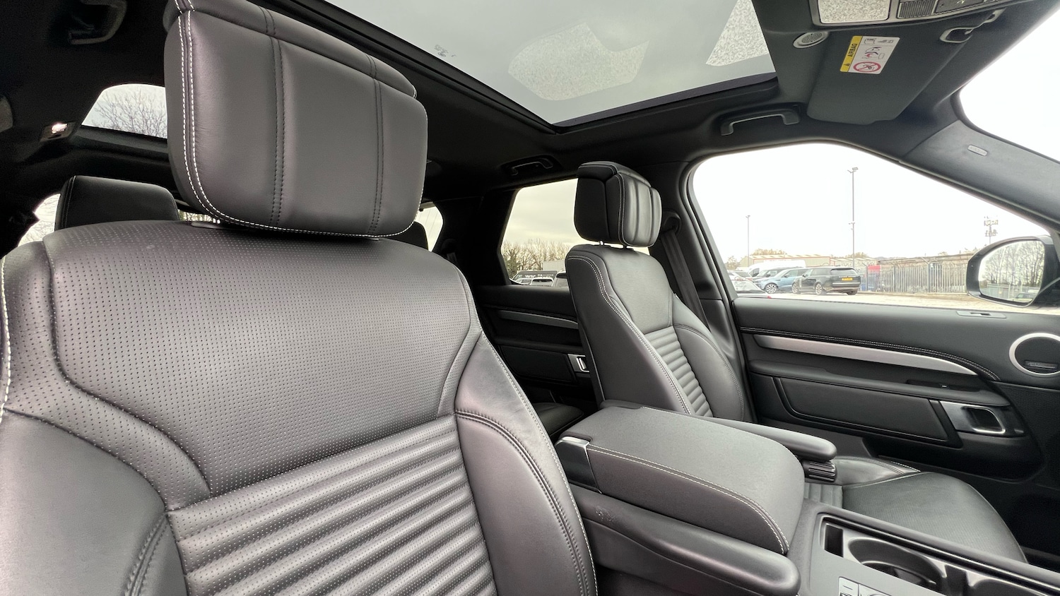 Used Land Rover Discovery 2024 for sale - 77796800: Photo 38