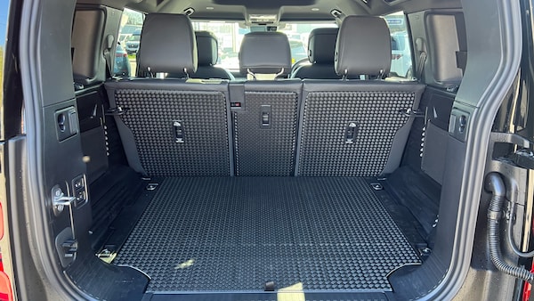 Used Land Rover Defender 2025 for sale - 76183179: Photo 10