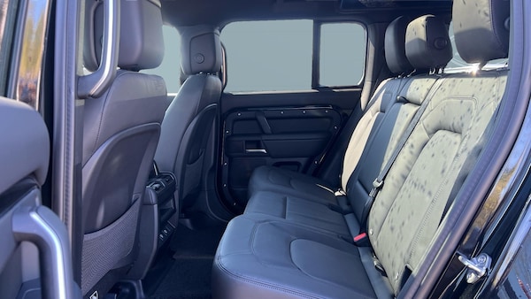 Used Land Rover Defender 2025 for sale - 76183179: Photo 4