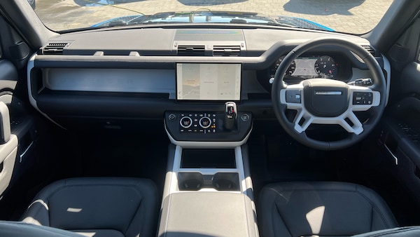 Used Land Rover Defender 2025 for sale - 76183179: Photo 9