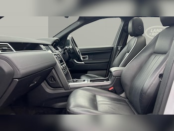 Used Land Rover Discovery Sport 2019 for sale - 77847685: Photo