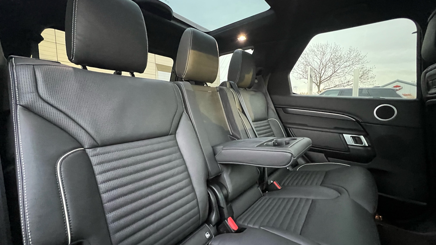 Used Land Rover Discovery 2024 for sale - 77116417: Photo 33