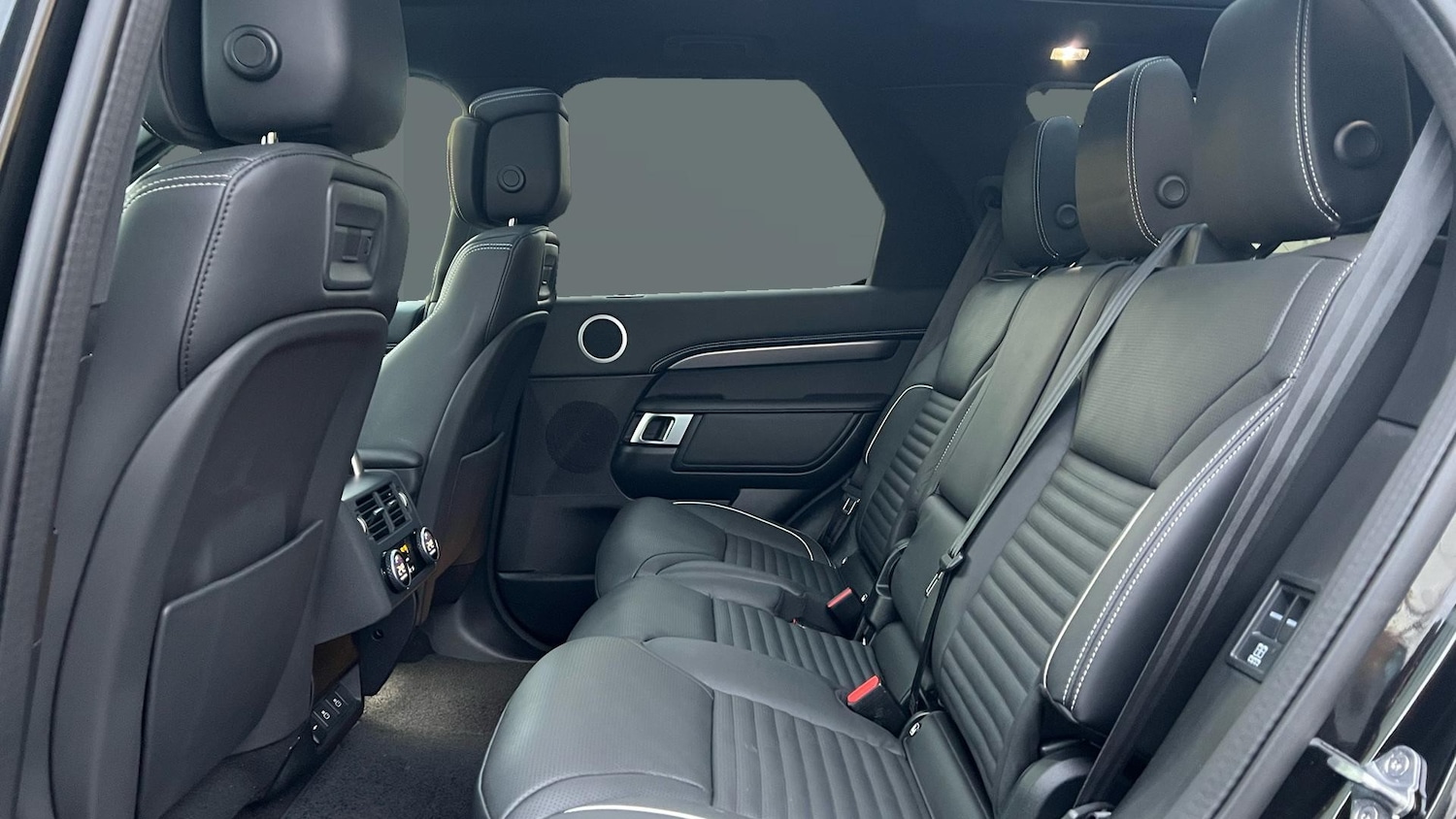 Used Land Rover Discovery 2024 for sale - 77116417: Photo 4