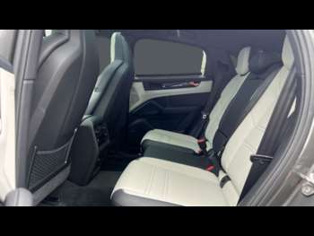 Used Porsche Cayenne 2024 for sale - 75271452: Photo