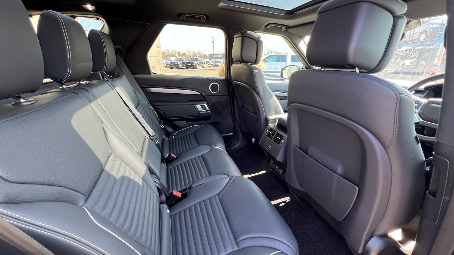 Used Land Rover Discovery 2024 for sale - 78025913: Photo 32