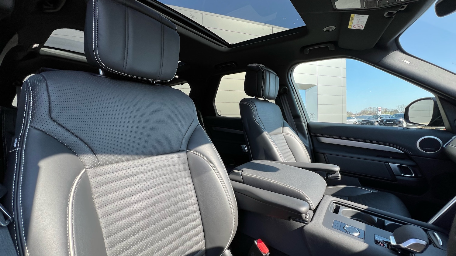 Used Land Rover Discovery 2024 for sale - 78025913: Photo 37