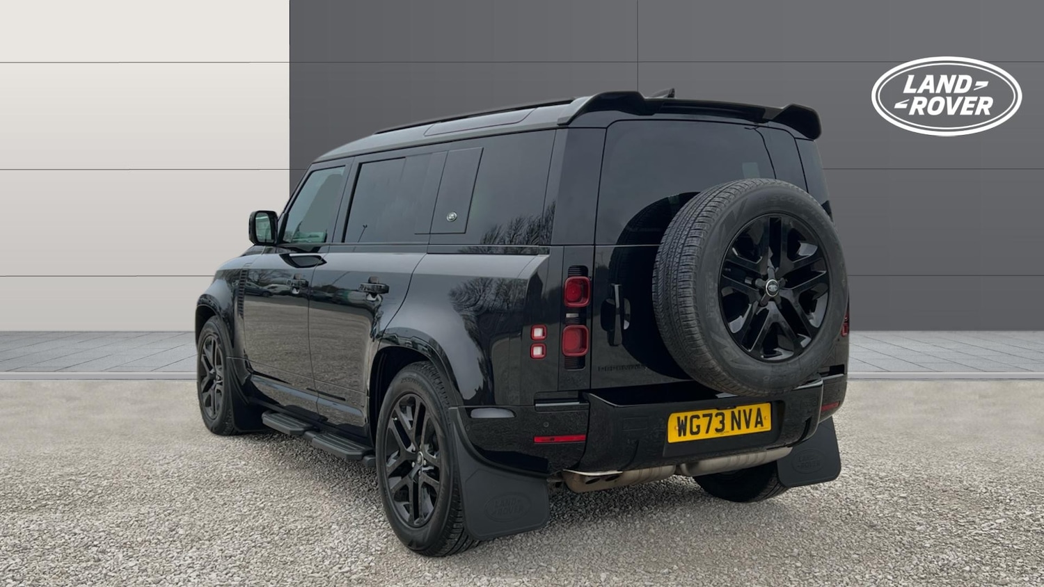 Used Land Rover Defender 2023 for sale - 77822039: Photo 2