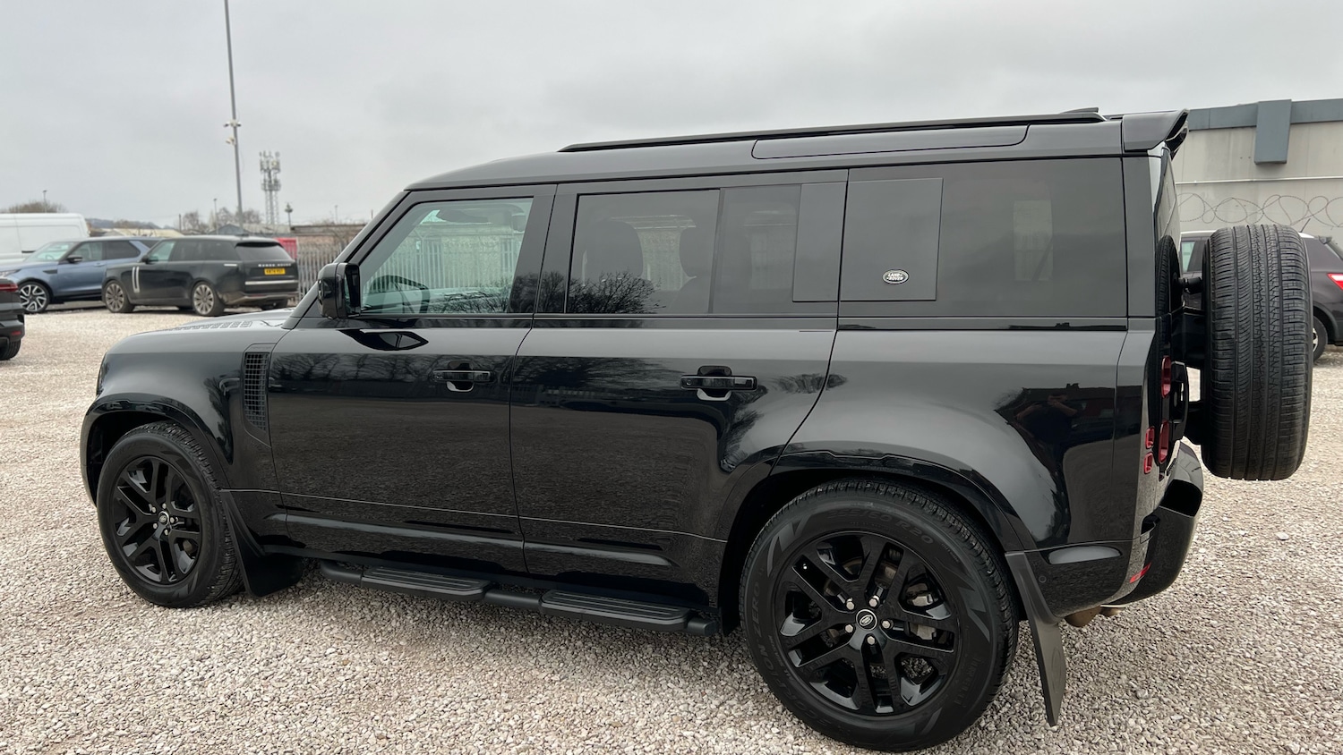 Used Land Rover Defender 2023 for sale - 77822039: Photo 21