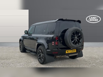 Used Land Rover Defender 2023 for sale - 77822039: Photo