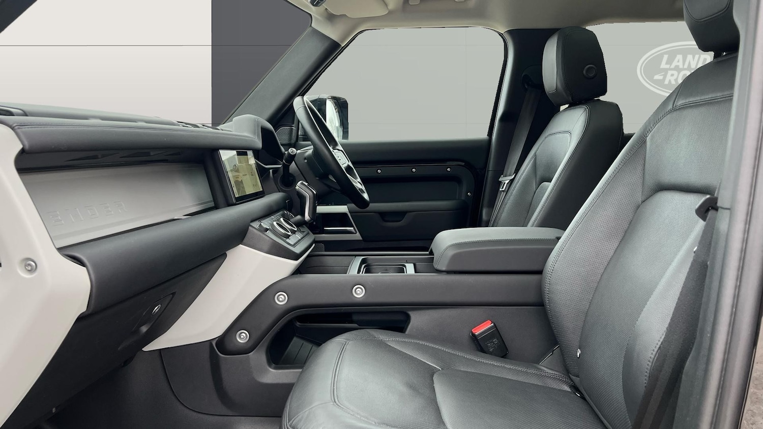 Used Land Rover Defender 2023 for sale - 77822039: Photo 3