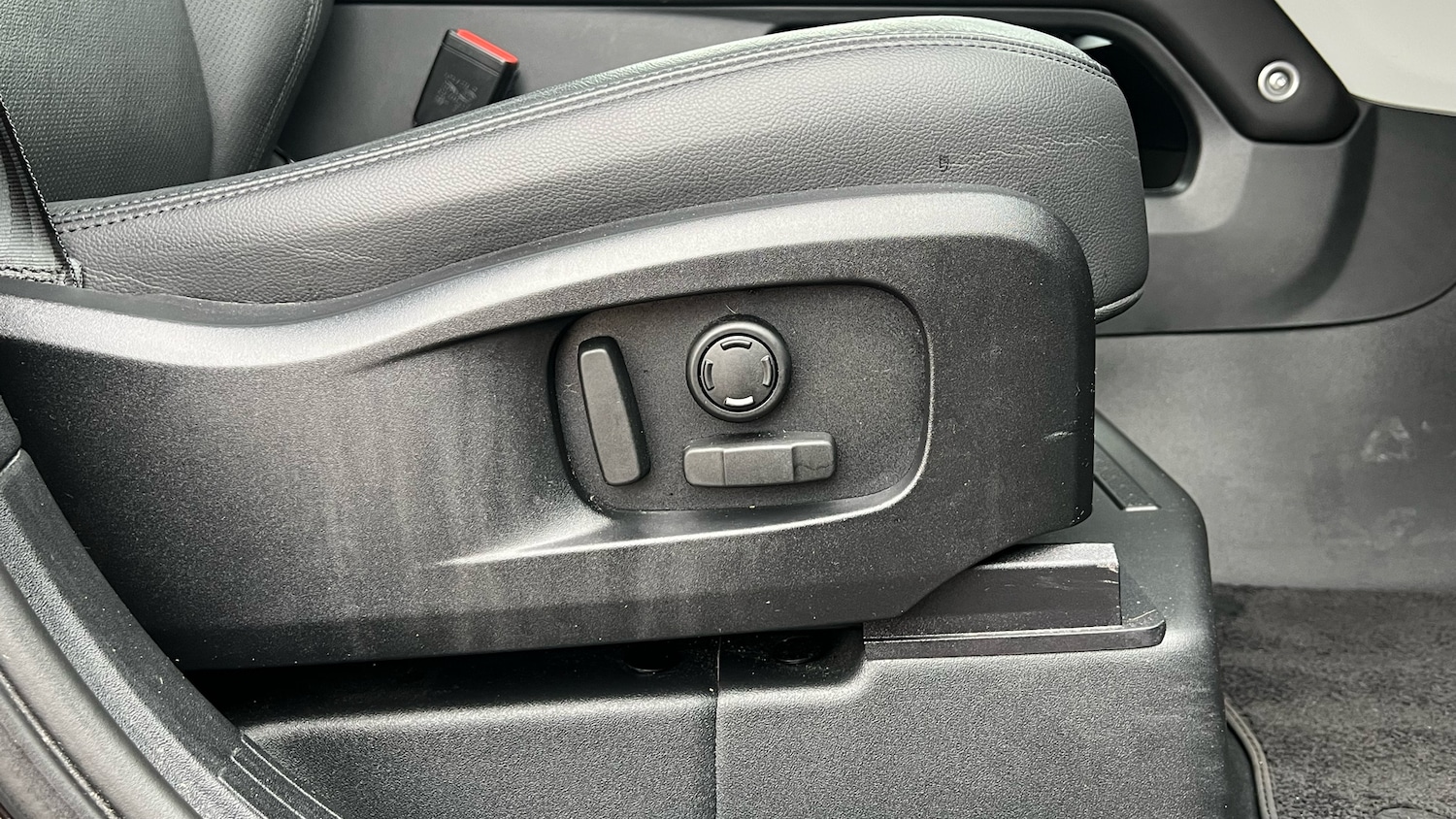 Used Land Rover Defender 2023 for sale - 77822039: Photo 36