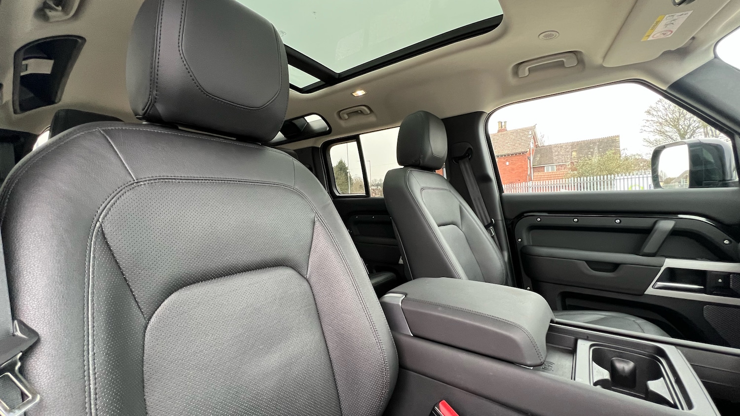 Used Land Rover Defender 2023 for sale - 77822039: Photo 37