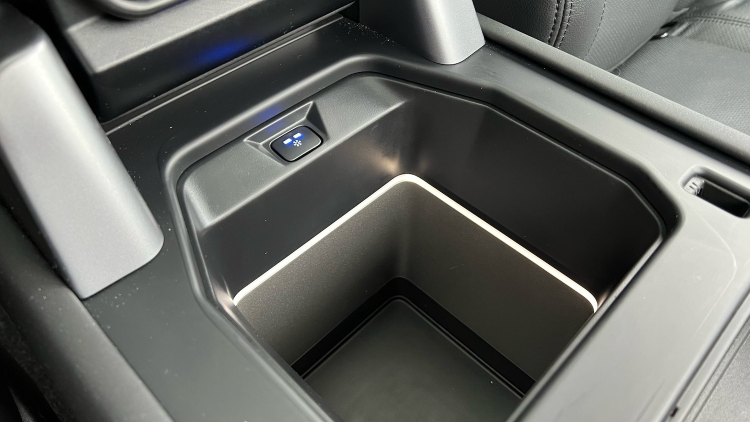 Used Land Rover Defender 2023 for sale - 77822039: Photo 44