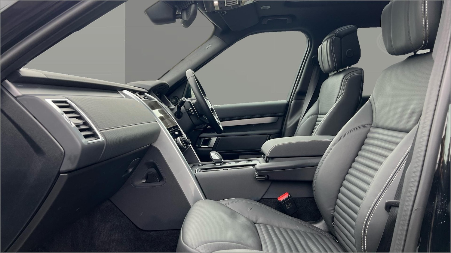 Used Land Rover Discovery 2025 for sale - 77186757: Photo 3